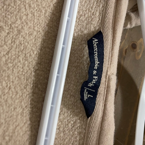 Abercrombie & Fitch Beige Sweatshirt with White Lettering - Picture 7 of 7